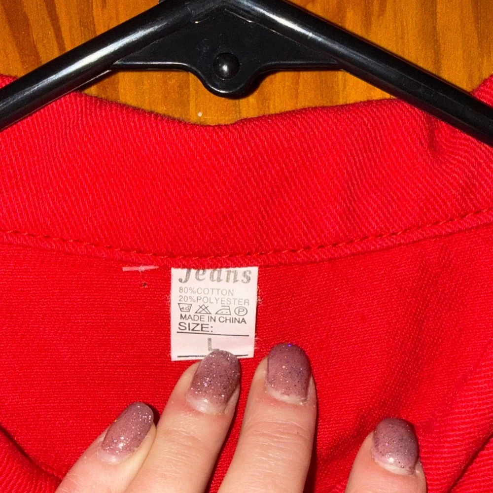 Stylish Red Jean Jacket with Heart Design - Picture 4 of 5